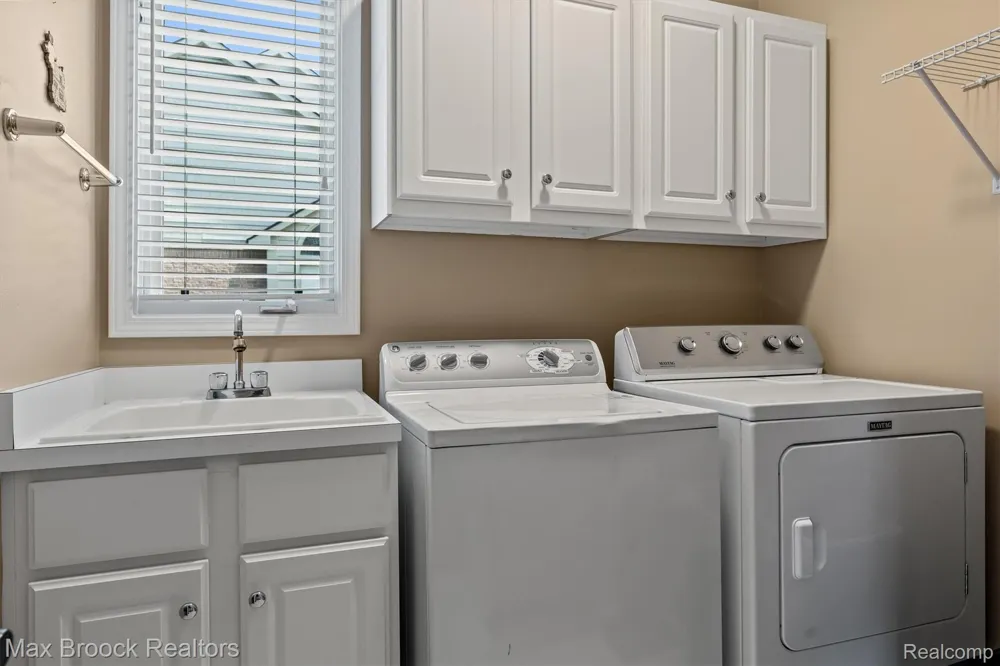 54878 Grenelefe Circle E Lyon Charter Township, MI 48178