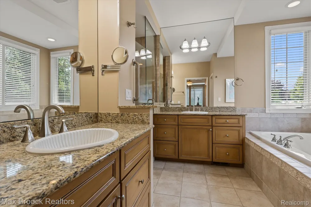 54878 Grenelefe Circle E Lyon Charter Township, MI 48178