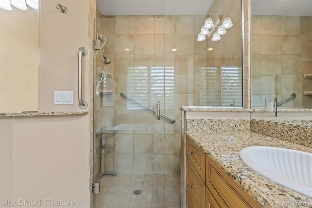 54878 Grenelefe Circle E Lyon Charter Township, MI 48178