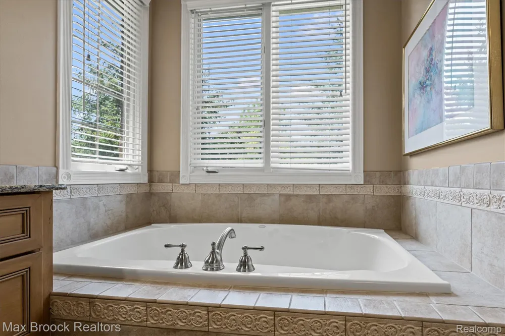 54878 Grenelefe Circle E Lyon Charter Township, MI 48178