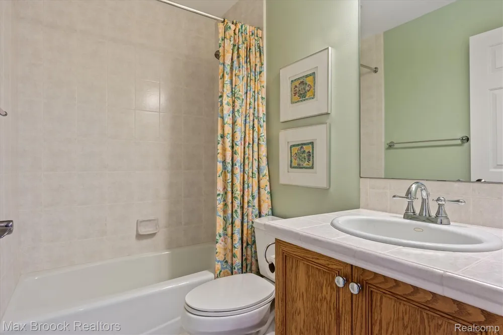54878 Grenelefe Circle E Lyon Charter Township, MI 48178