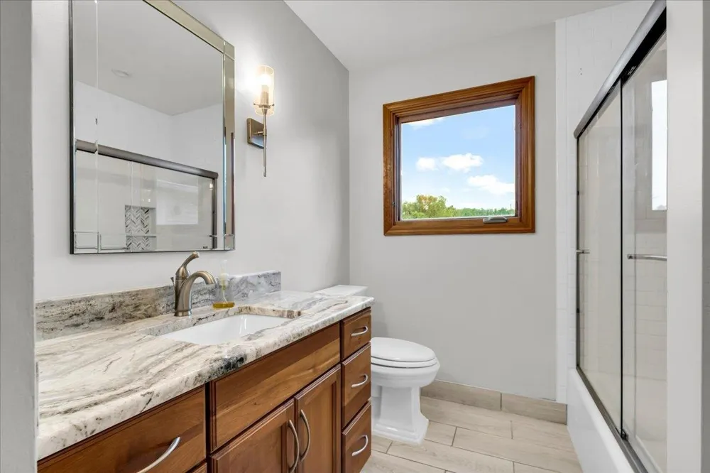 12789 12 Mile Road Green Oak Township, MI 48178
