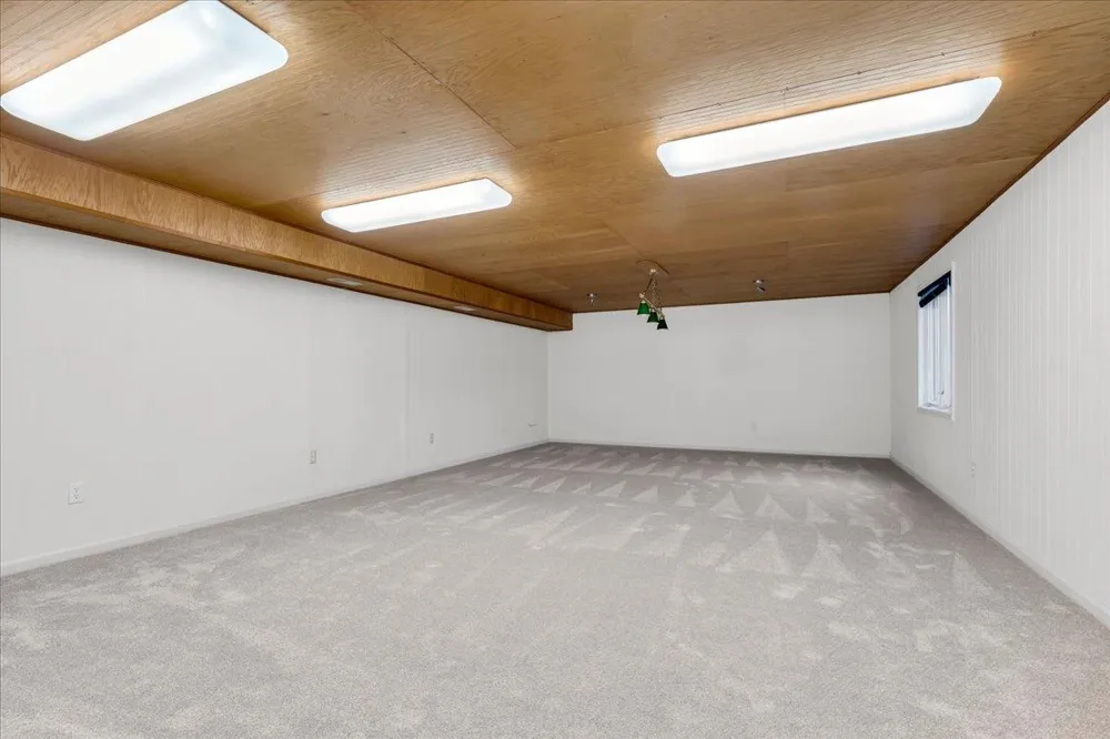 12789 12 Mile Road Green Oak Township, MI 48178