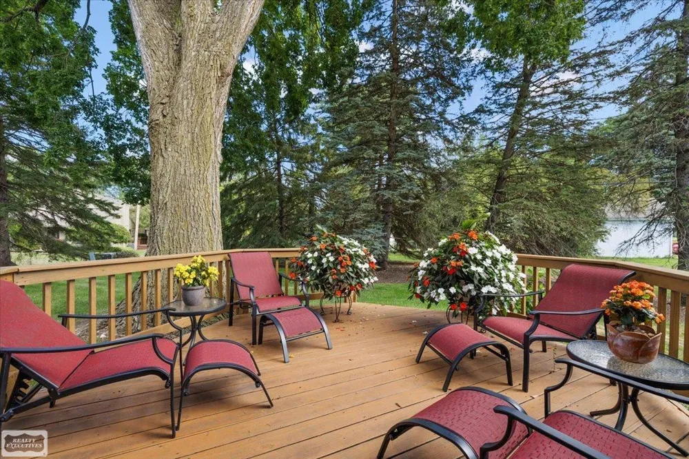 1995 Streamwood Drive Rochester Hills City, MI 48309