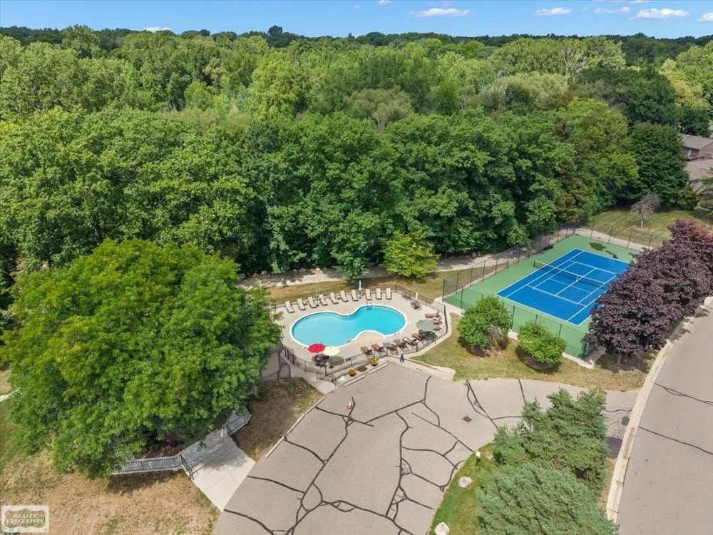 1995 Streamwood Drive Rochester Hills City, MI 48309