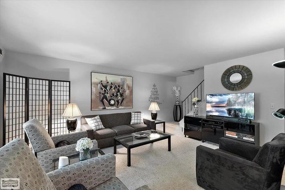 1995 Streamwood Drive Rochester Hills City, MI 48309