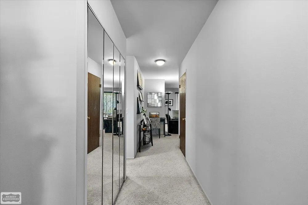 1995 Streamwood Drive Rochester Hills City, MI 48309