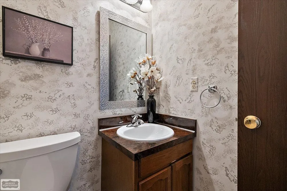1995 Streamwood Drive Rochester Hills City, MI 48309