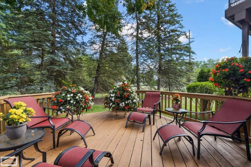 1995 Streamwood Drive Rochester Hills City, MI 48309