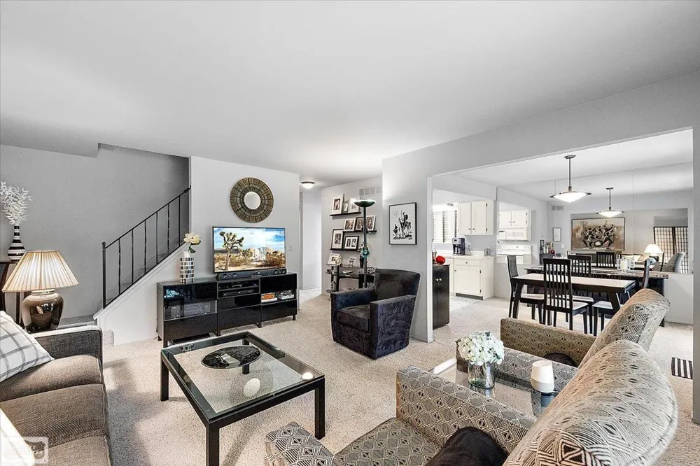 1995 Streamwood Drive Rochester Hills City, MI 48309