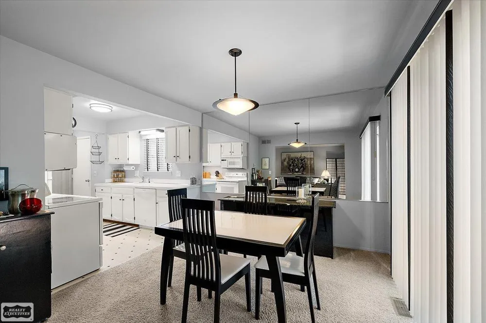 1995 Streamwood Drive Rochester Hills City, MI 48309
