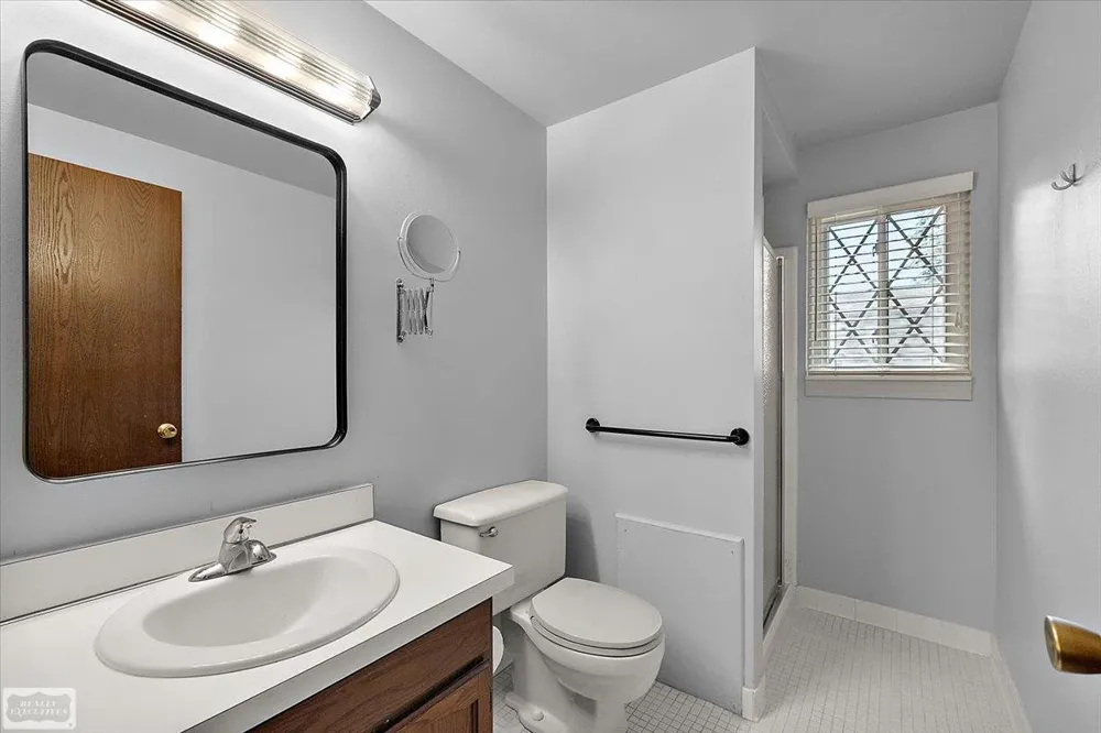 1995 Streamwood Drive Rochester Hills City, MI 48309