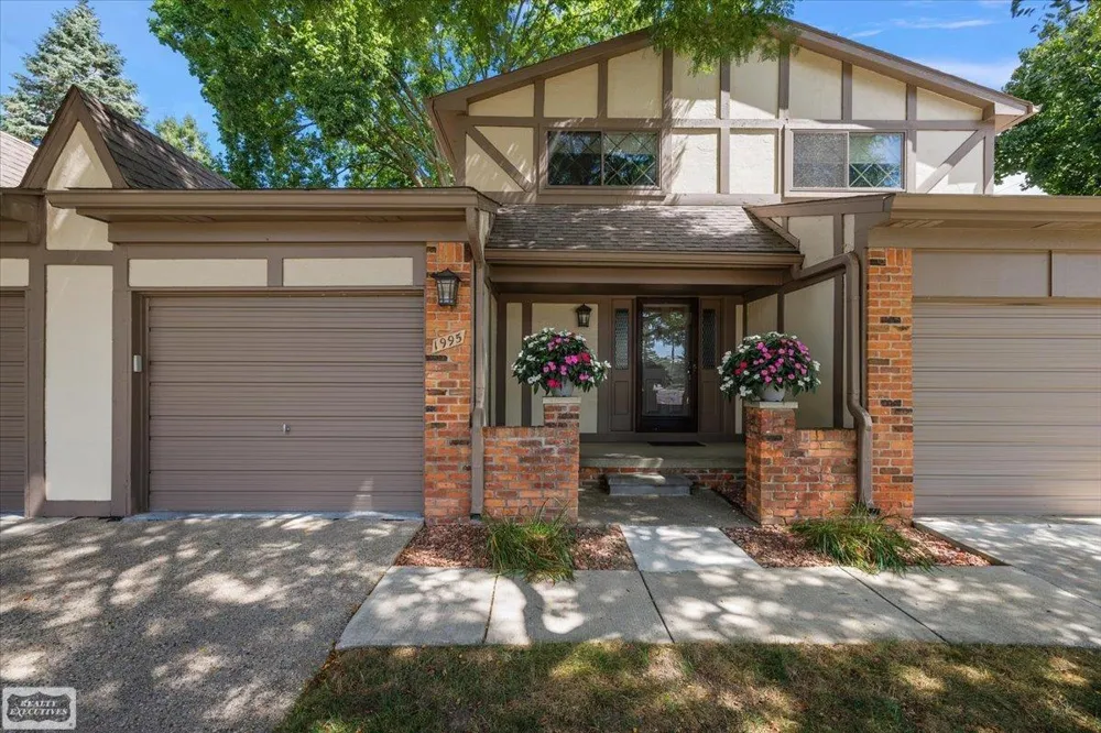 1995 Streamwood Drive Rochester Hills City, MI 48309