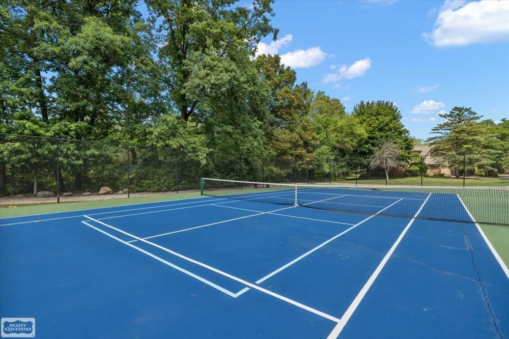 1995 Streamwood Drive Rochester Hills City, MI 48309