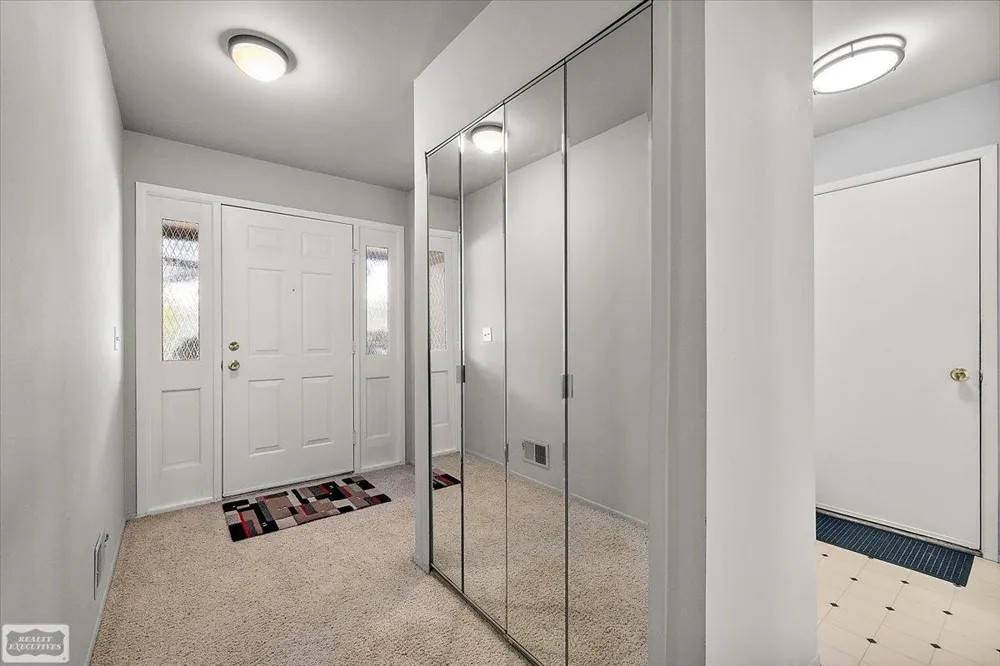 1995 Streamwood Drive Rochester Hills City, MI 48309