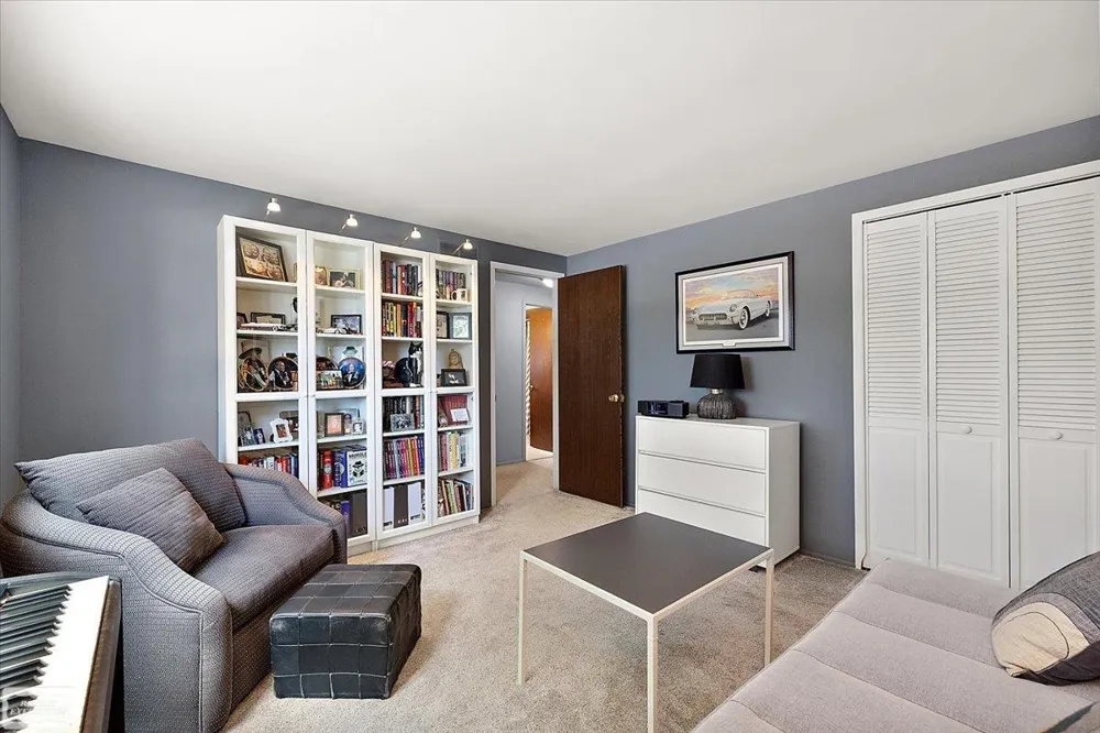 1995 Streamwood Drive Rochester Hills City, MI 48309