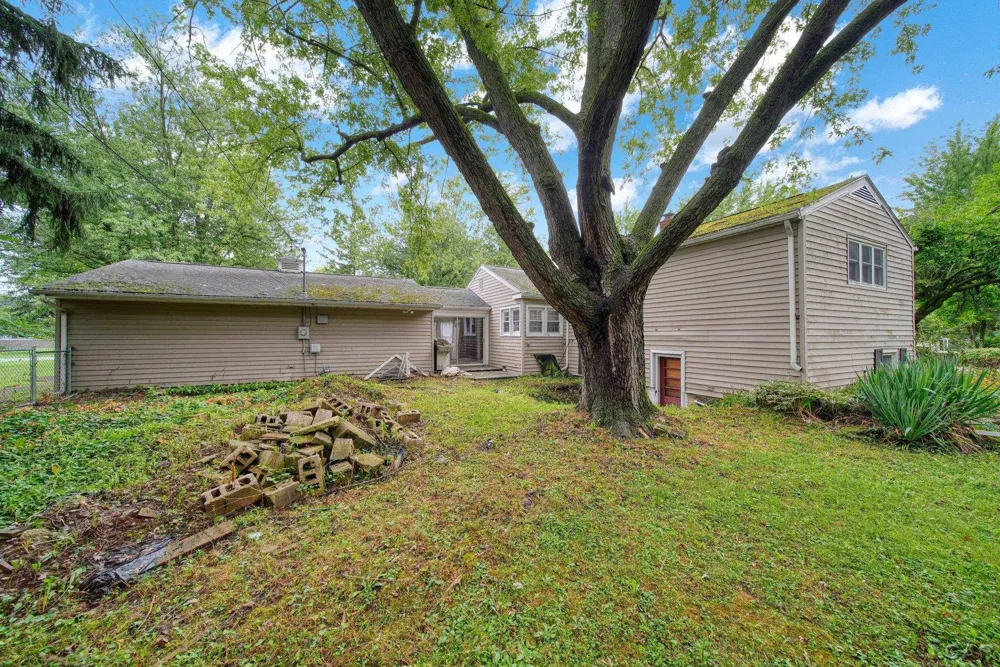 434 W Westwood Drive Adrian City, MI 49221