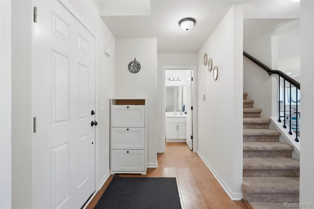 8760 Oak Ridge Trail Westland City, MI 48185