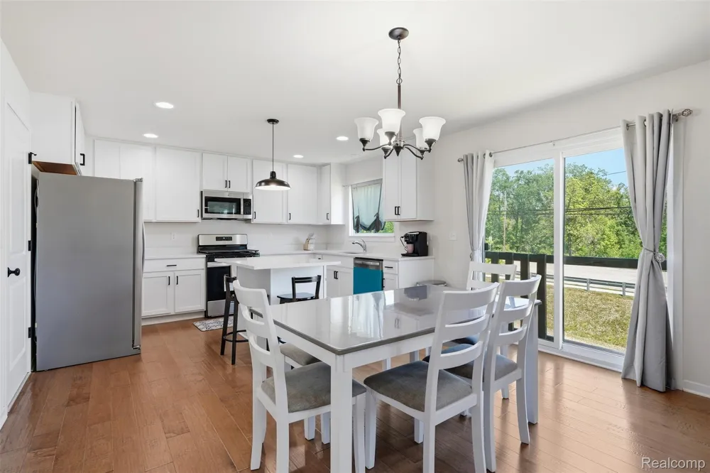 8760 Oak Ridge Trail Westland City, MI 48185