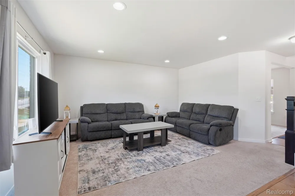 8760 Oak Ridge Trail Westland City, MI 48185