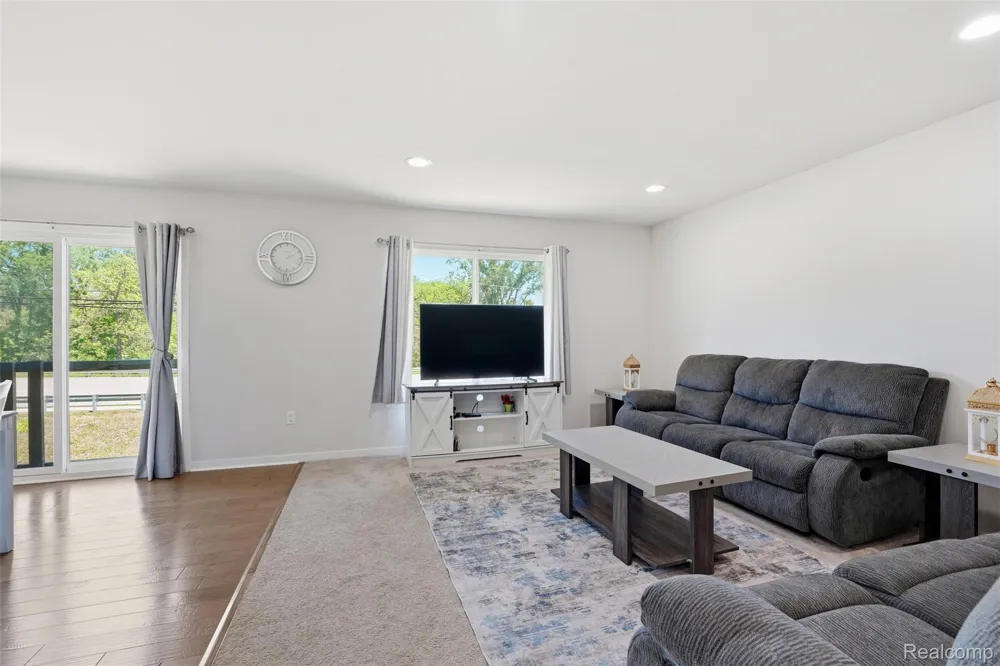 8760 Oak Ridge Trail Westland City, MI 48185