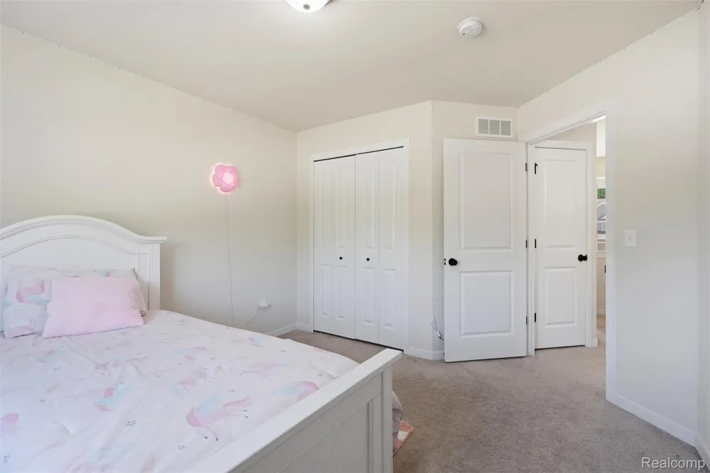 8760 Oak Ridge Trail Westland City, MI 48185