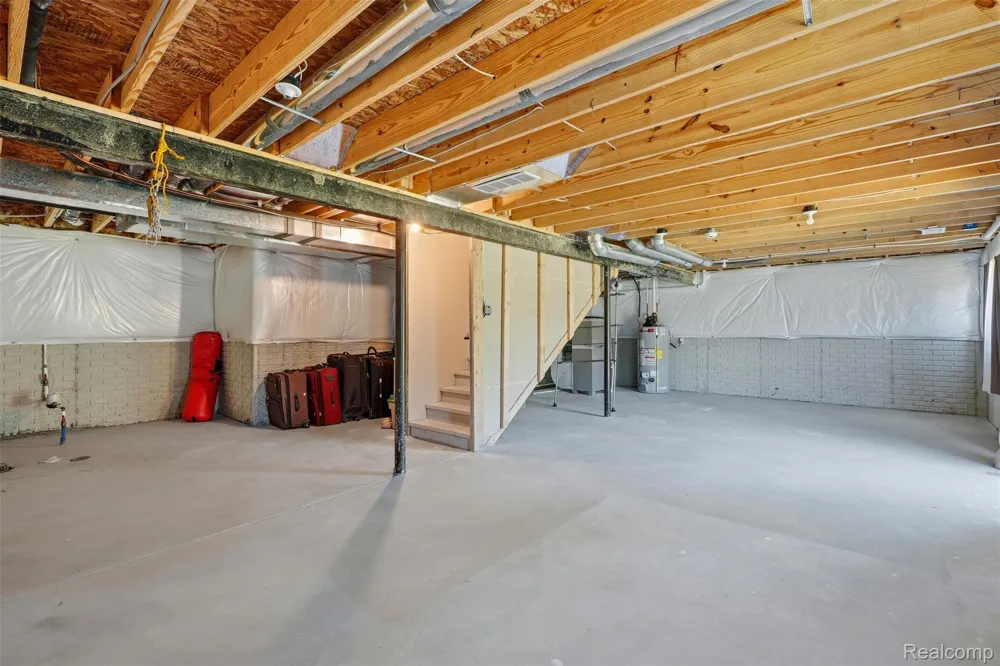 8760 Oak Ridge Trail Westland City, MI 48185