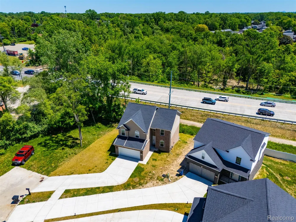 8760 Oak Ridge Trail Westland City, MI 48185