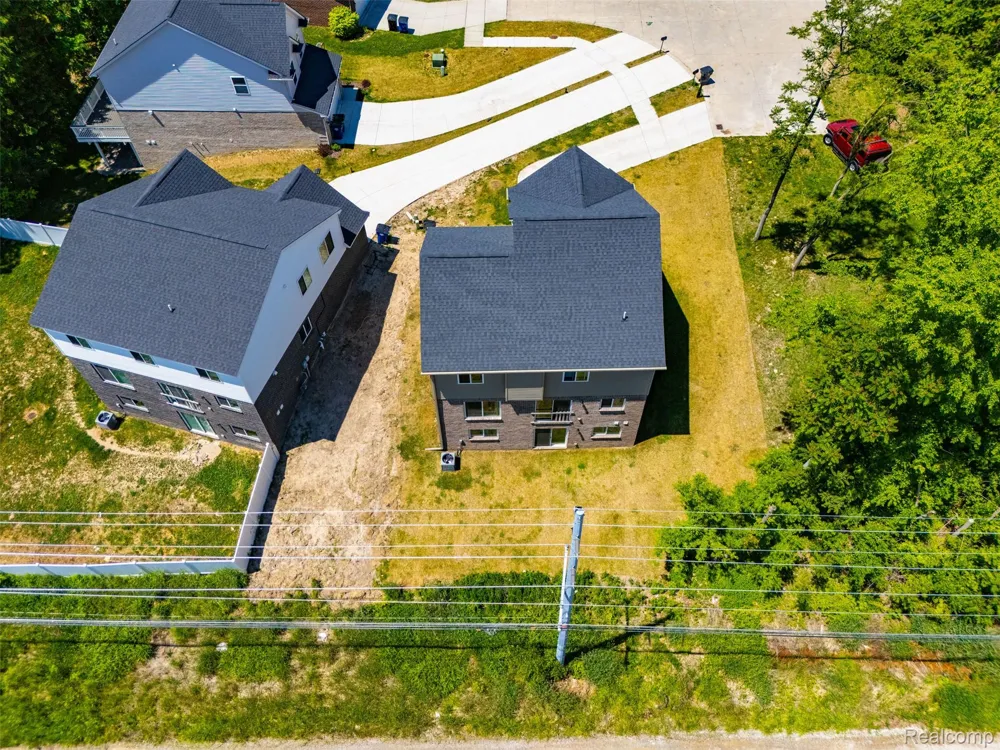 8760 Oak Ridge Trail Westland City, MI 48185