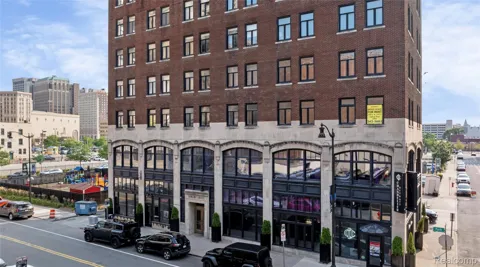 2233 Park Avenue #5C