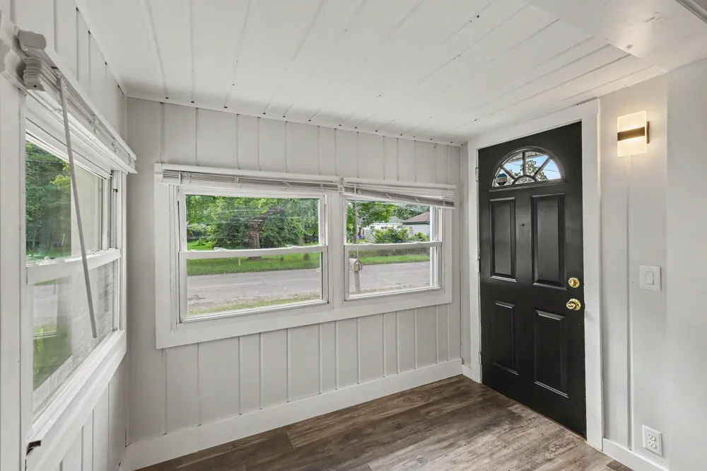 413 7th Street Leoni Township, MI 49254