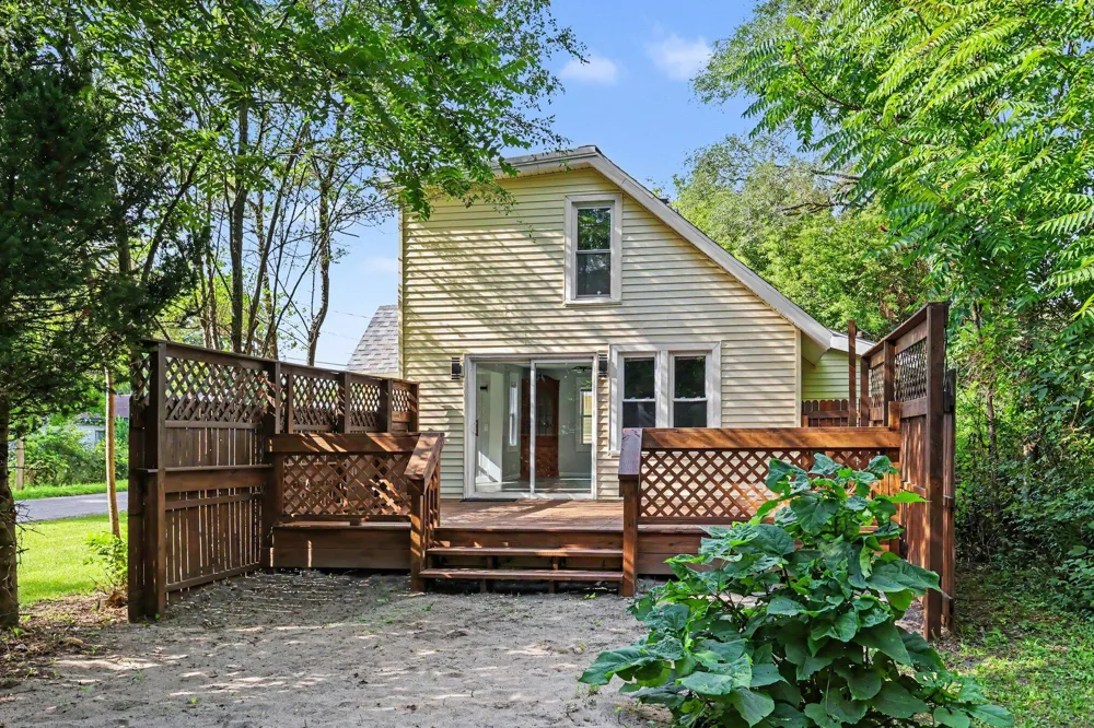 413 7th Street Leoni Township, MI 49254