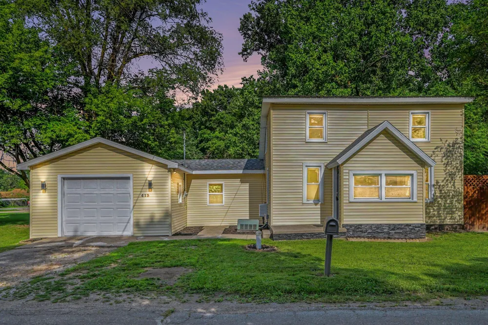 413 7th Street Leoni Township, MI 49254
