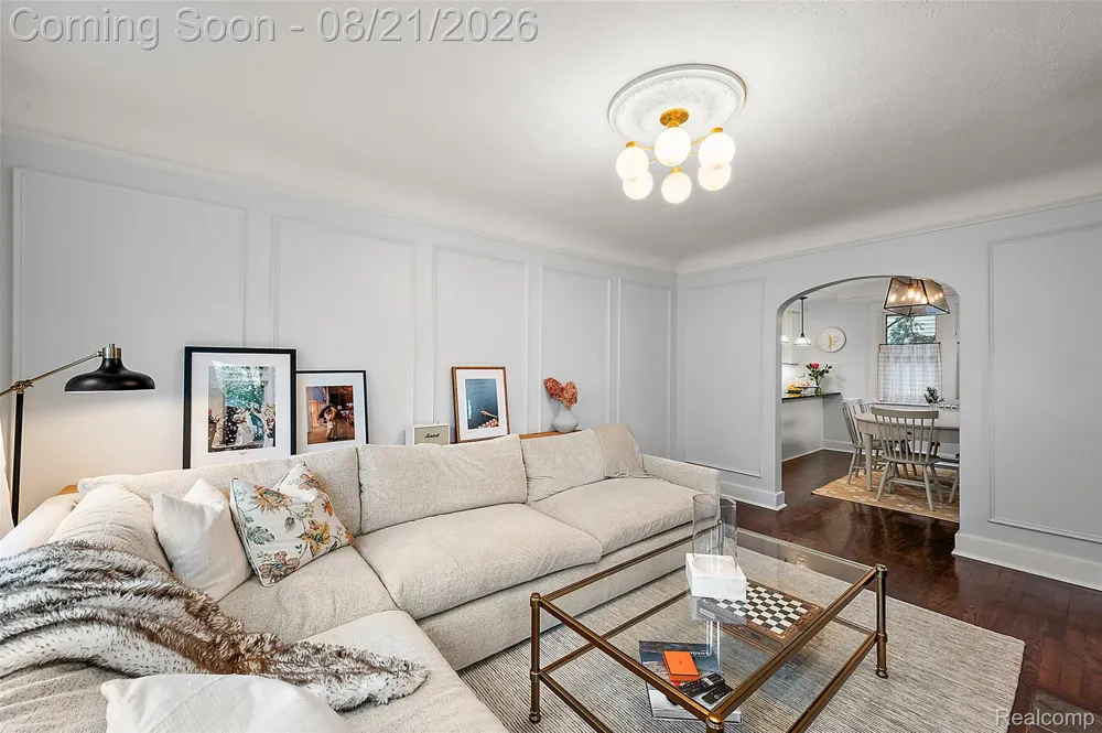 1368 Cedar Drive Birmingham City, MI 48009