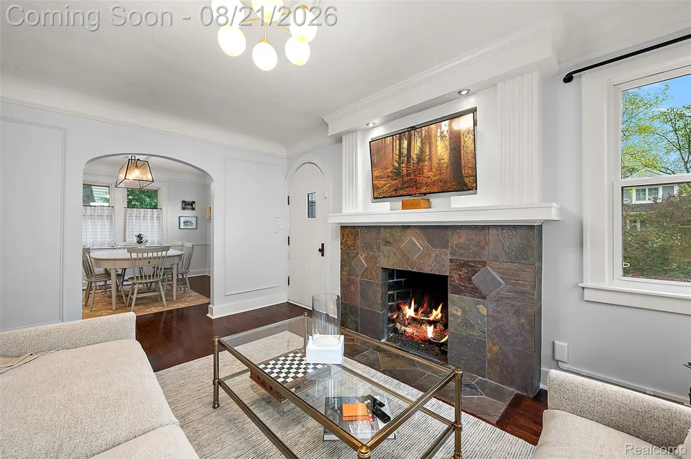 1368 Cedar Drive Birmingham City, MI 48009