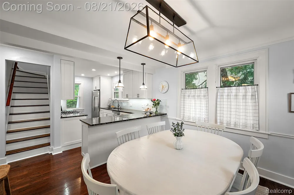 1368 Cedar Drive Birmingham City, MI 48009