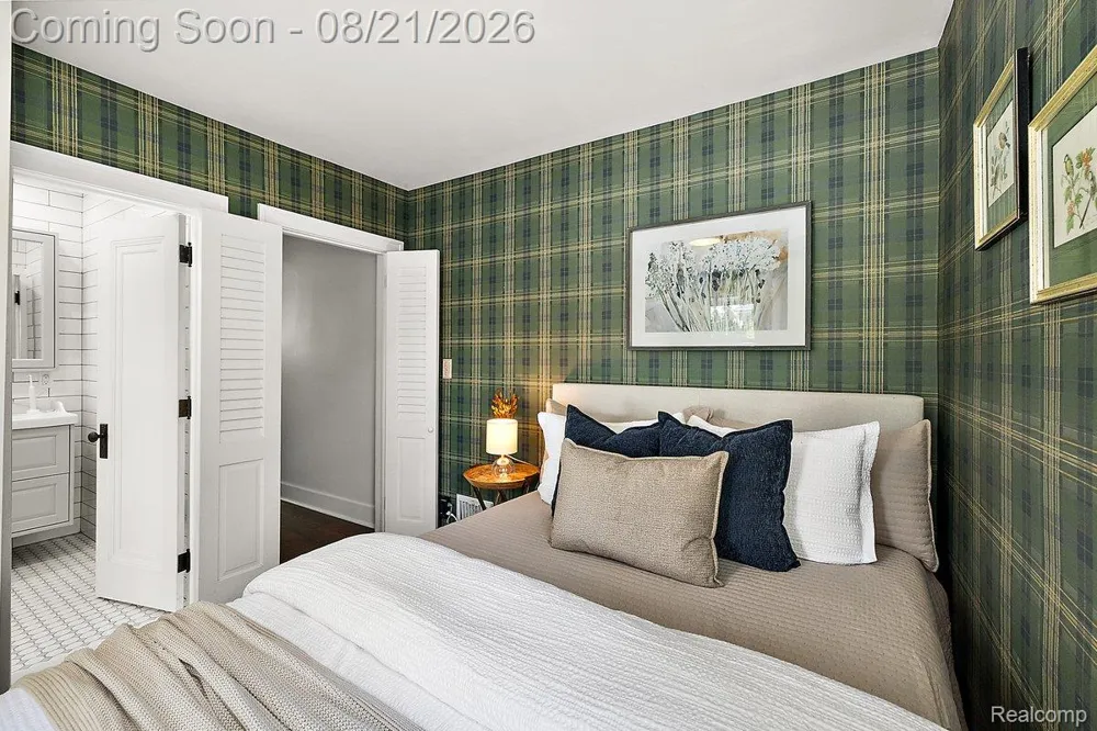 1368 Cedar Drive Birmingham City, MI 48009