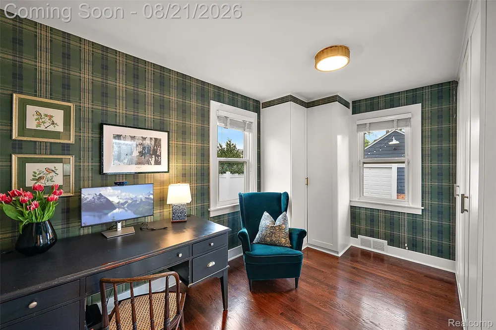 1368 Cedar Drive Birmingham City, MI 48009