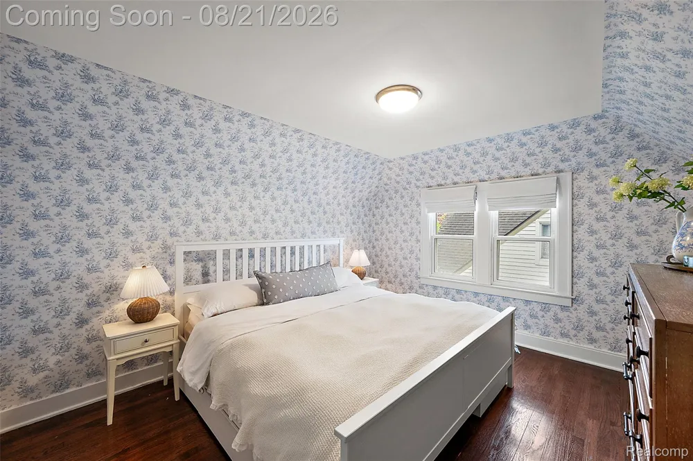 1368 Cedar Drive Birmingham City, MI 48009