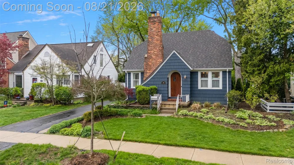 1368 Cedar Drive Birmingham City, MI 48009