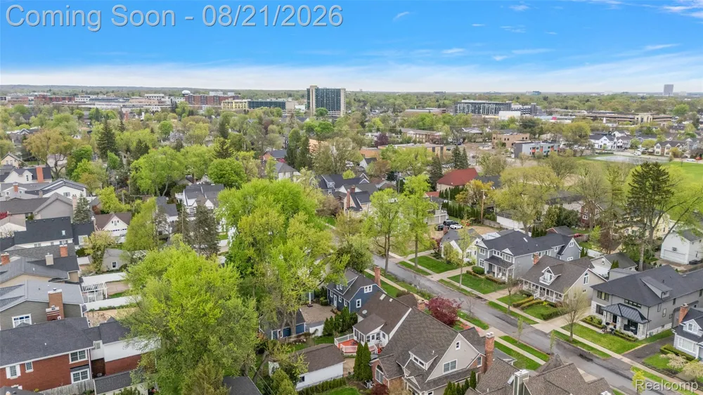 1368 Cedar Drive Birmingham City, MI 48009