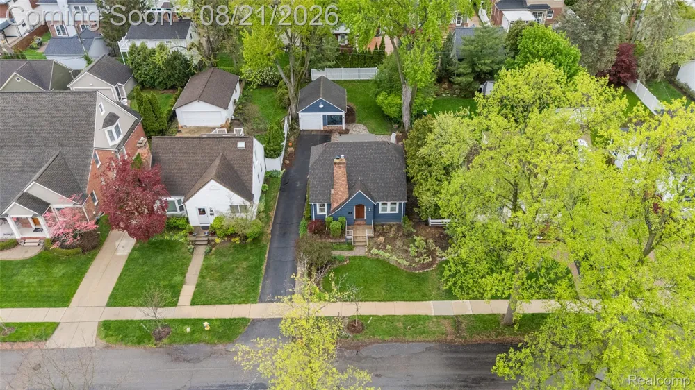 1368 Cedar Drive Birmingham City, MI 48009