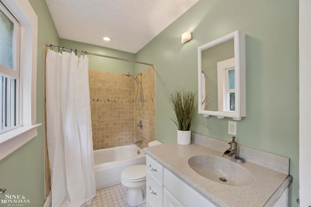 130 Ann Street Boyne City City, MI 49712
