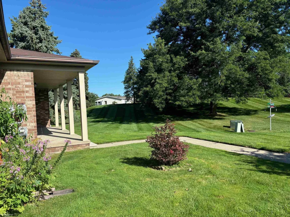 49850 Potomac Court Shelby Charter Township, MI 48315