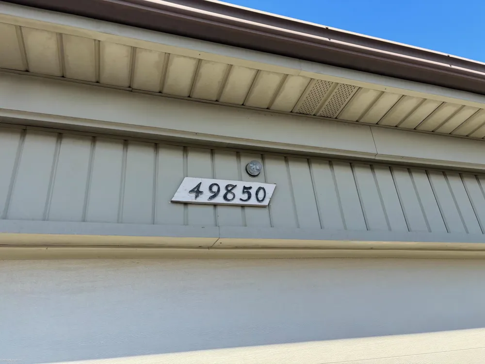 49850 Potomac Court Shelby Charter Township, MI 48315