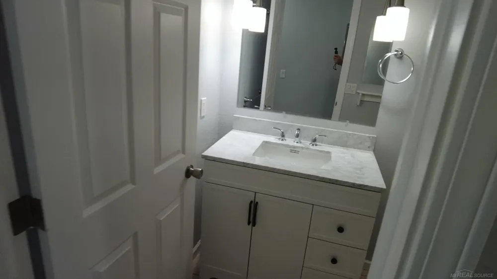 5400 Maple Ridge Road Meridian Charter Township, MI 48840