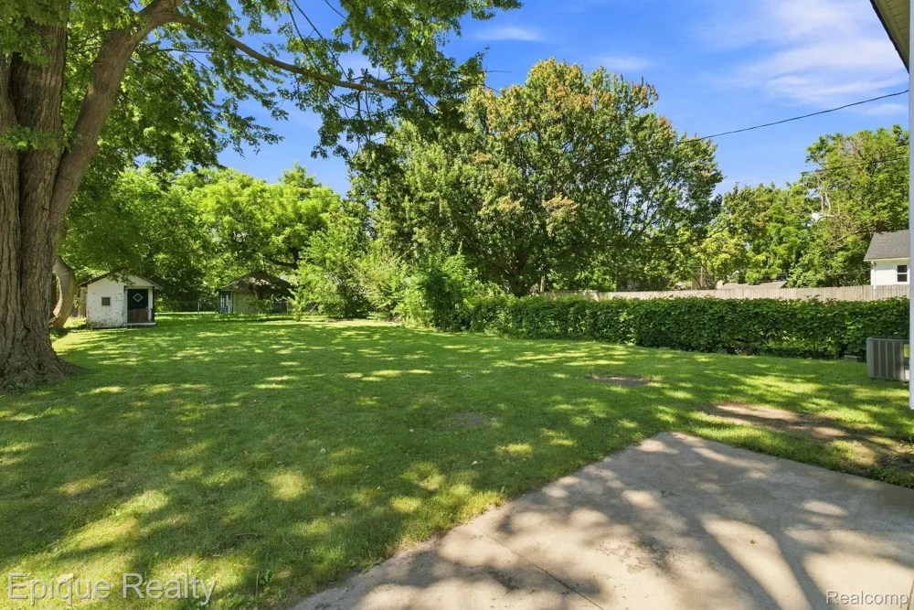 2413 Walnut Street Port Huron City, MI 48060