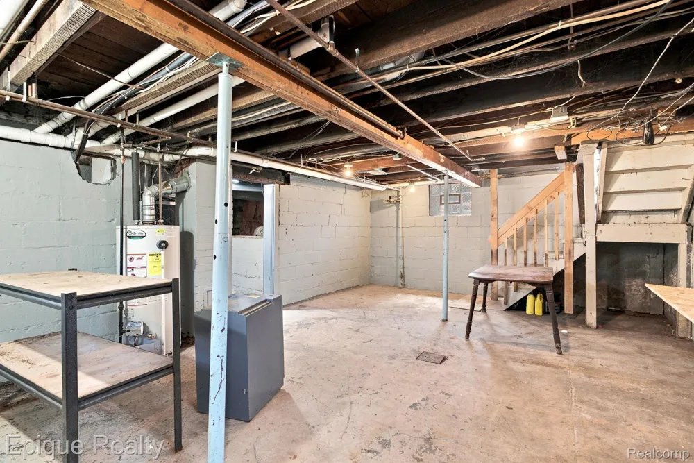 2413 Walnut Street Port Huron City, MI 48060