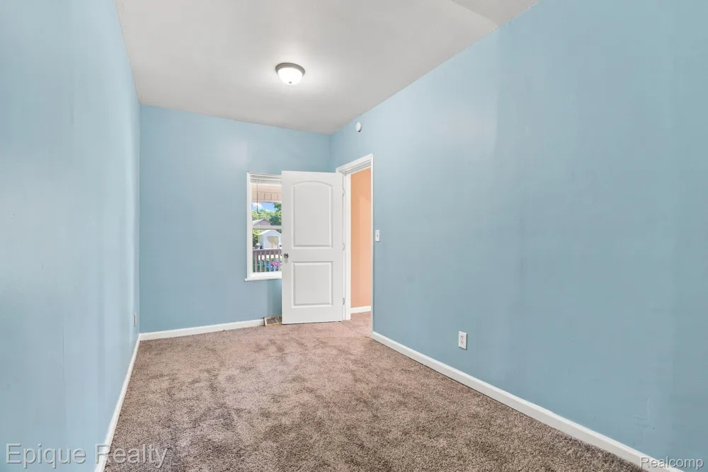 2413 Walnut Street Port Huron City, MI 48060