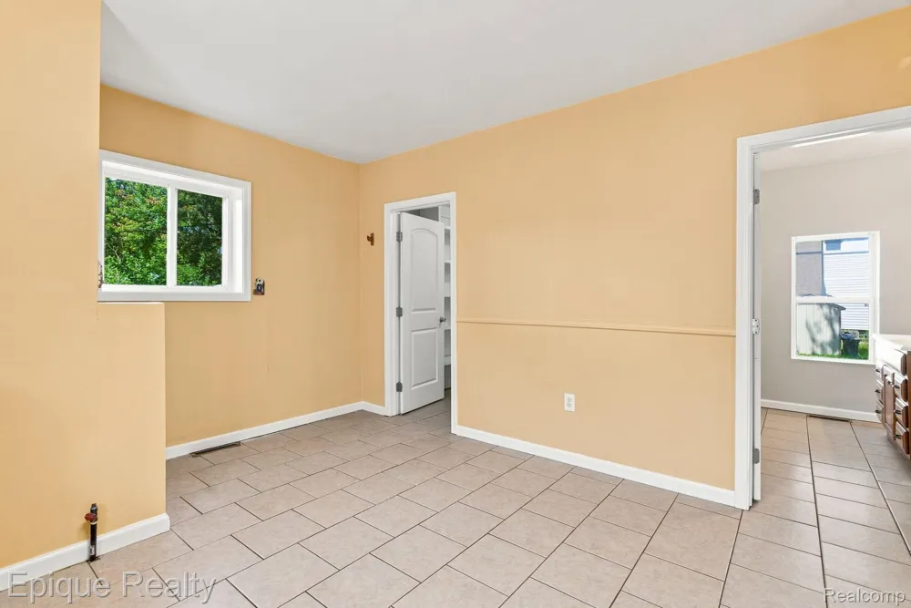2413 Walnut Street Port Huron City, MI 48060
